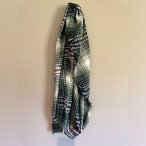 Women’s Green plaid infinity scarf.